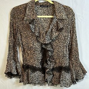 Violet & Claire Animal Print Top Size Medium Ruffle Front Lace Trim Like new